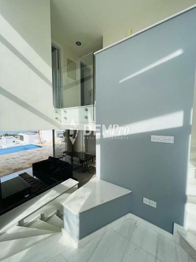 Image No.9-3 Bed Villa for sale