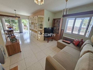 60321-house-for-sale-in-paphos-city-centerful