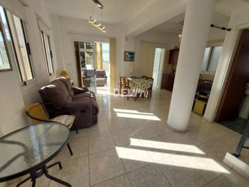 60273-villa-for-sale-in-peyiafull