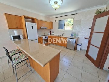 61094-villa-for-sale-in-latchifull