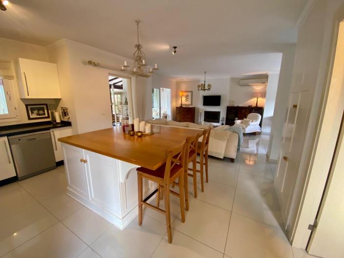 Image No.9-3 Bed Villa / Detached for sale