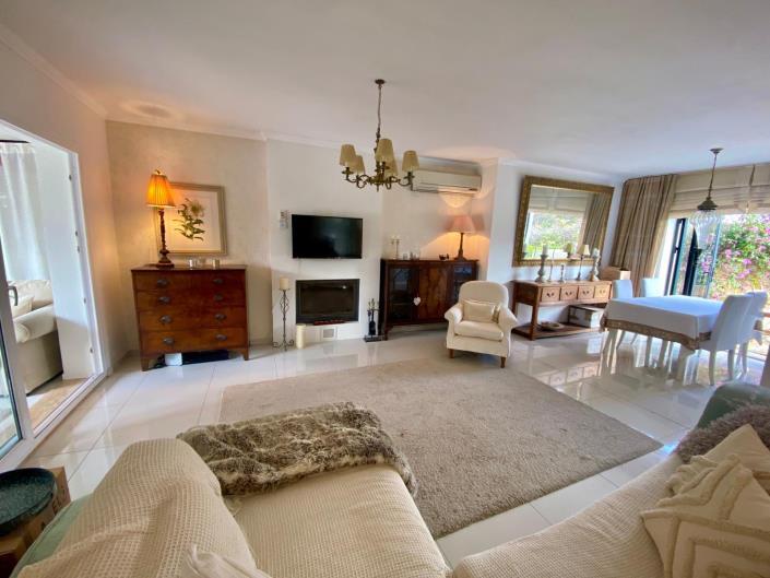 Image No.11-3 Bed Villa / Detached for sale