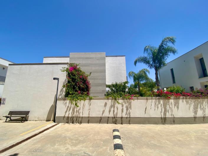 Image No.41-3 Bed Villa / Detached for sale