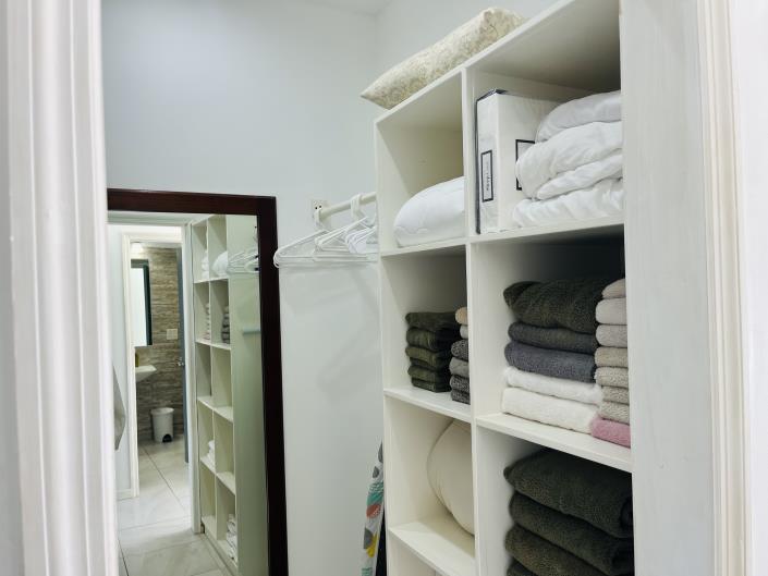 Image No.18-2 Bed Townhouse for sale