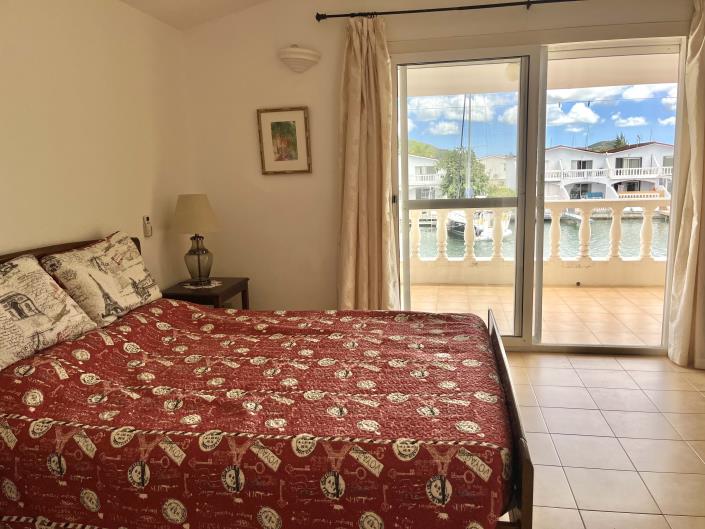 Image No.9-2 Bed Townhouse for sale