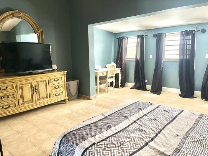 Image No.12-2 Bed Townhouse for sale