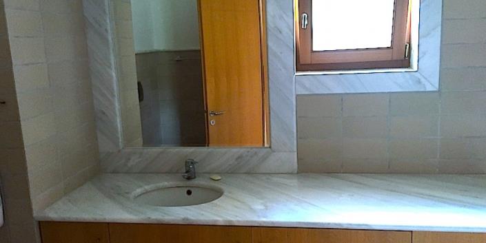 Image No.20-4 Bed House for sale