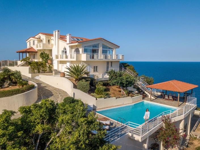 Image No.1-7 Bed Villa for sale