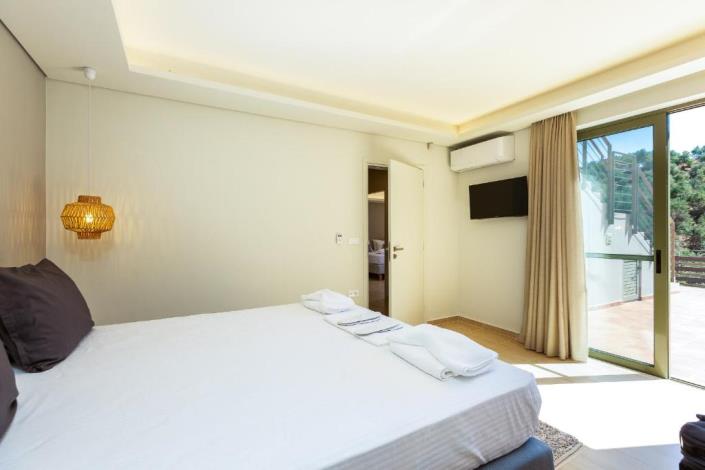 Image No.18-2 Bed Villa for sale