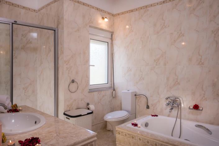 Image No.11-5 Bed Villa for sale