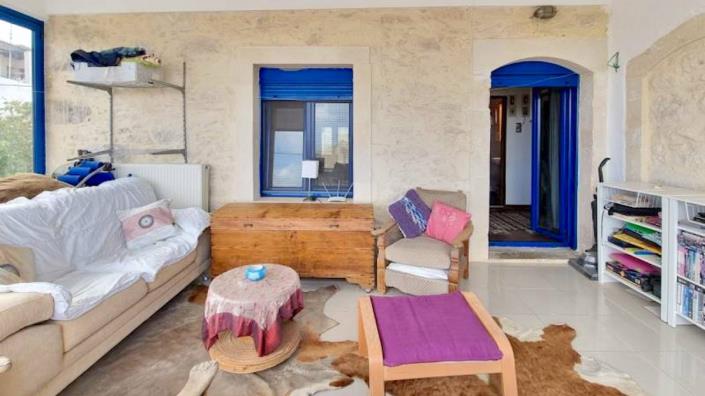 Image No.6-5 Bed House for sale