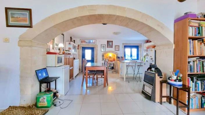 Image No.11-5 Bed House for sale