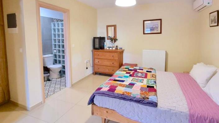 Image No.18-5 Bed House for sale