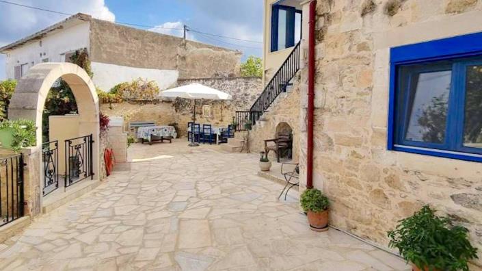 Image No.30-5 Bed House for sale