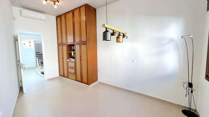 Image No.21-3 Bed House for sale