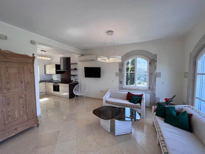 Image No.7-6 Bed Villa for sale