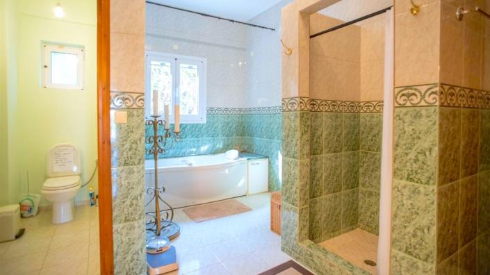 Image No.40-5 Bed Villa for sale