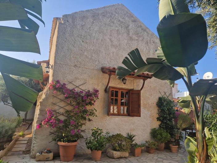 Image No.3-3 Bed House for sale