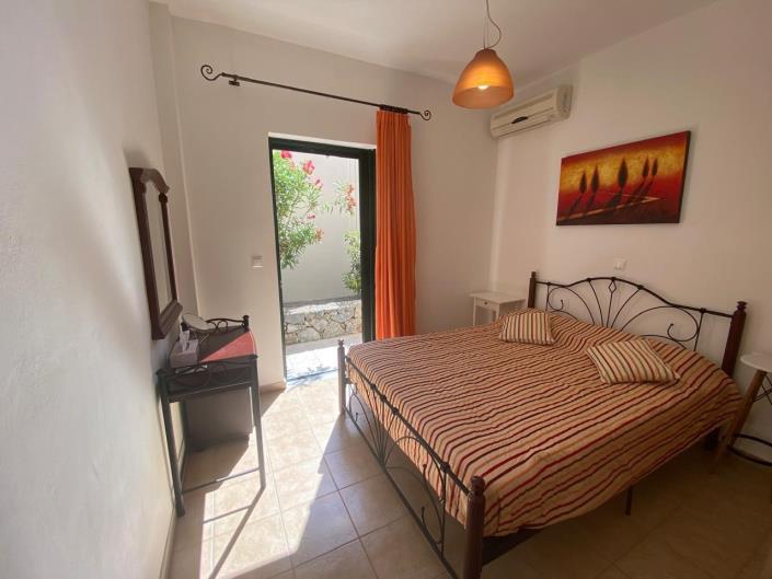 Image No.11-3 Bed House for sale