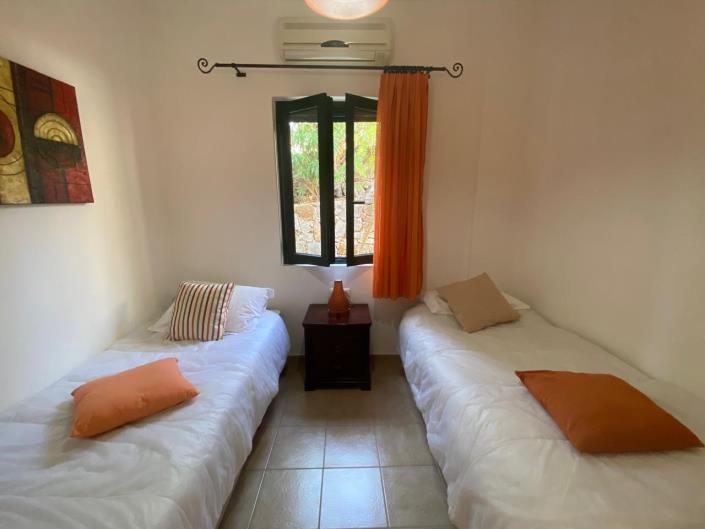 Image No.13-3 Bed House for sale