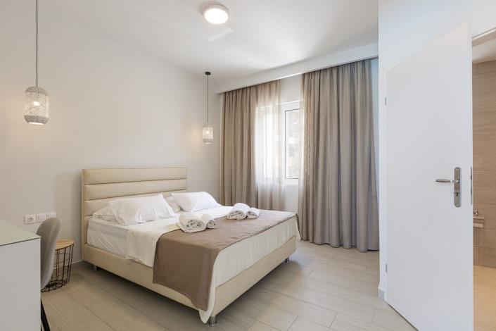 Image No.6-8 Bed Villa for sale