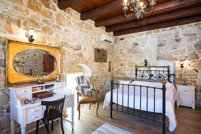 Image No.12-2 Bed House for sale