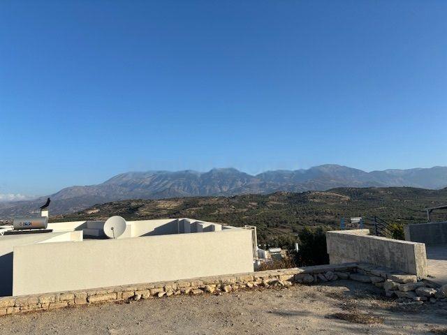 Image No.10-2 Bed House for sale