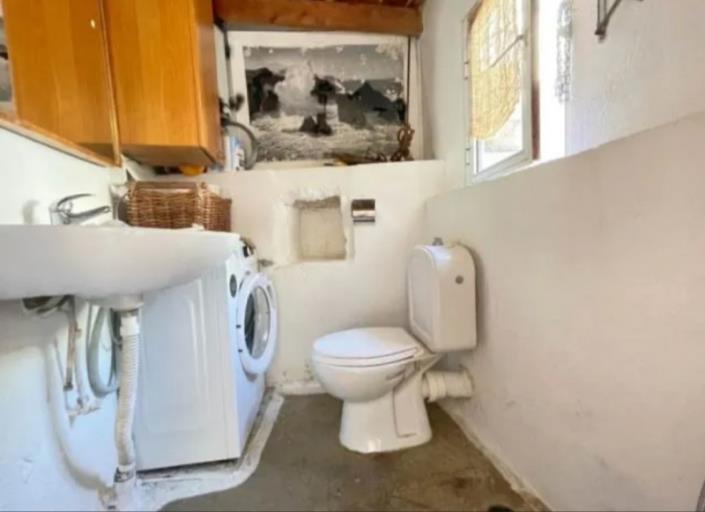 Image No.11-2 Bed House for sale