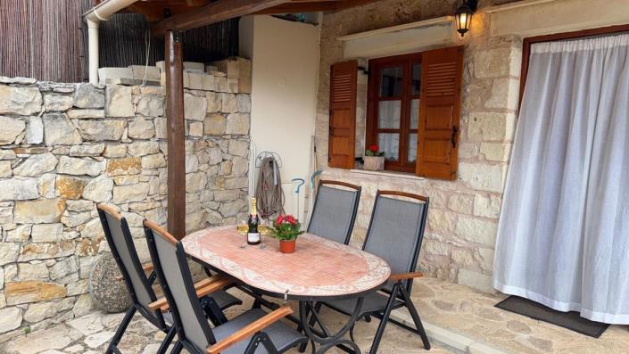 Image No.18-2 Bed House for sale