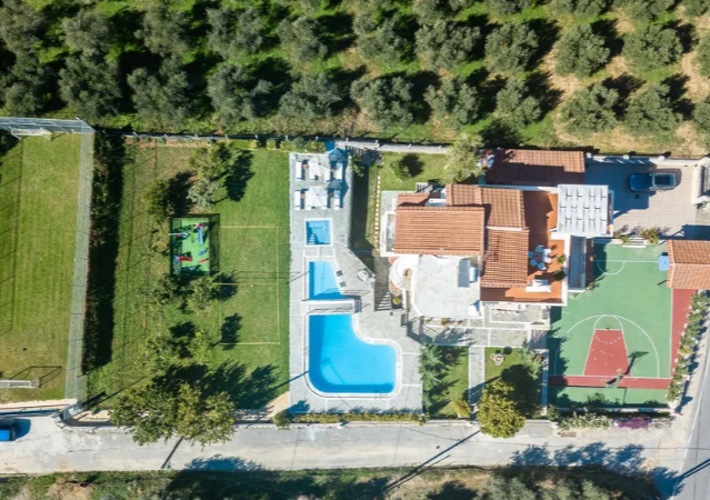 Image No.2-5 Bed Villa for sale