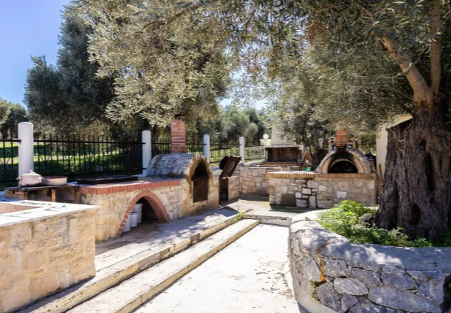 Image No.10-5 Bed Villa for sale