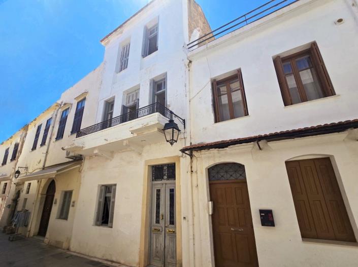 Image No.1-4 Bed House for sale
