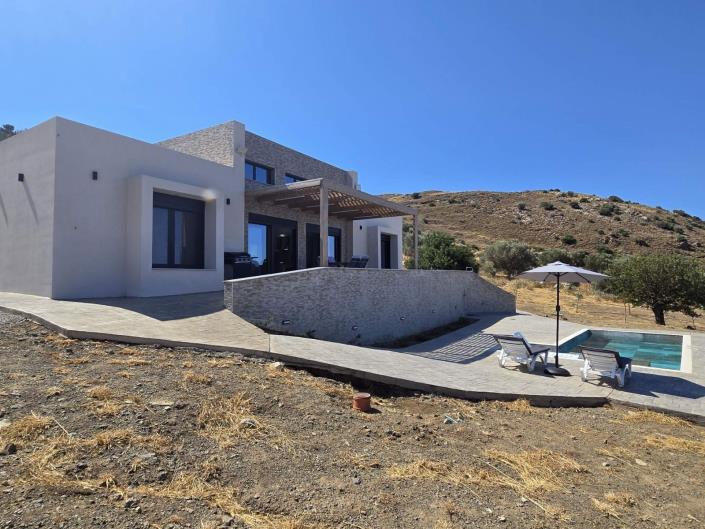 Image No.1-2 Bed Villa for sale