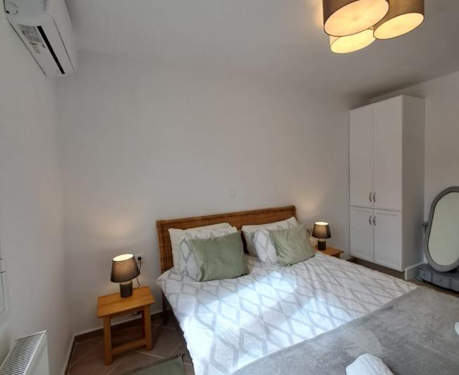 Image No.25-2 Bed Cottage for sale