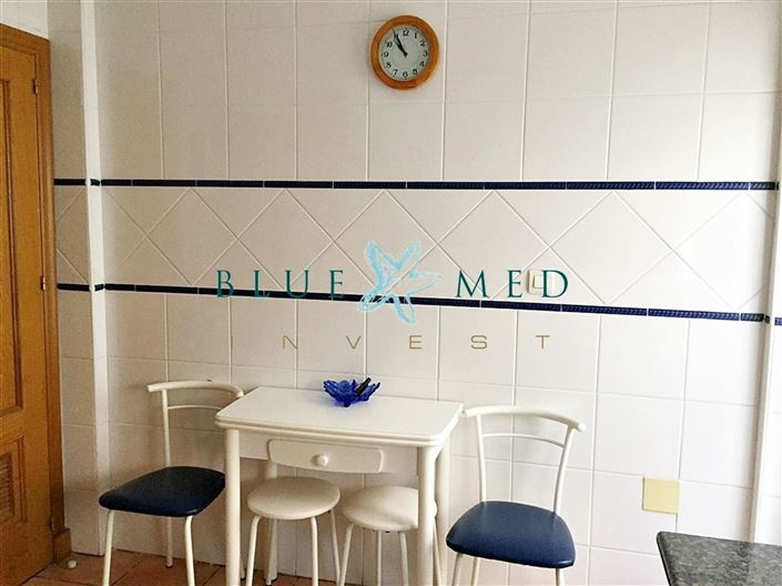 Image No.12-5 Bed Property for sale