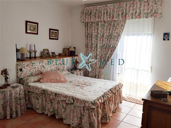 Image No.18-5 Bed Property for sale