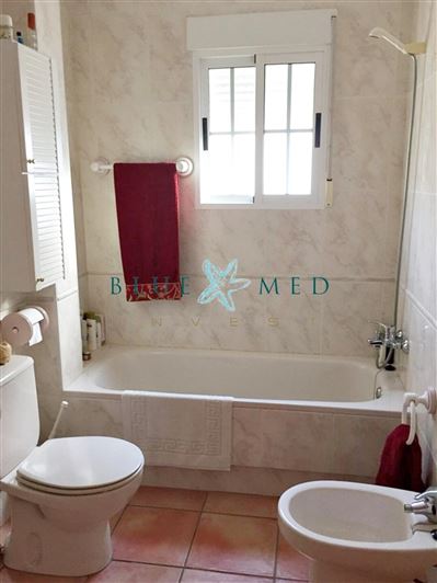 Image No.22-5 Bed Property for sale