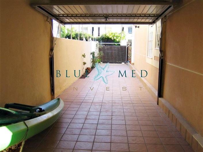 Image No.28-5 Bed Property for sale