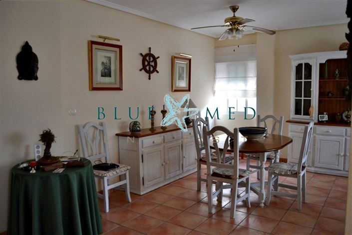 Image No.9-5 Bed Property for sale