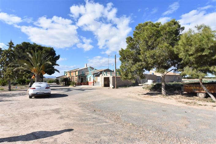 Image No.1-8 Bed Country House for sale