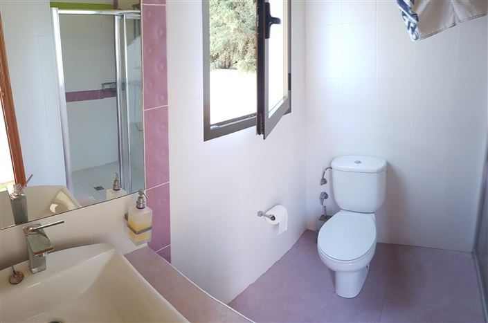 Image No.6-5 Bed Villa for sale