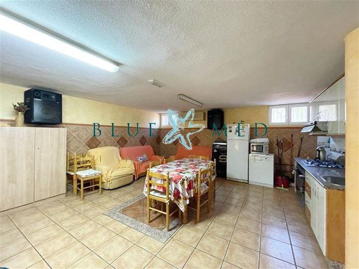 Image No.2-6 Bed Property for sale