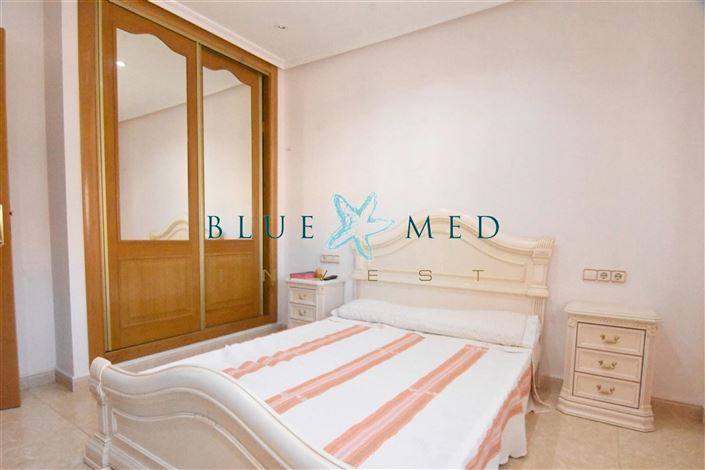 Image No.4-6 Bed Property for sale