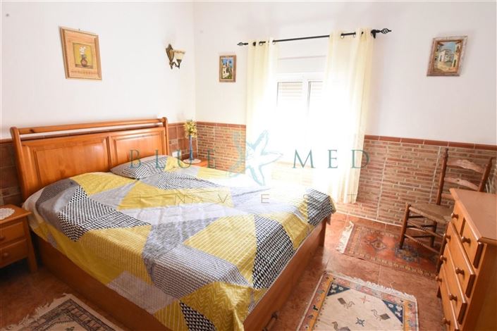 Image No.17-4 Bed Country House for sale