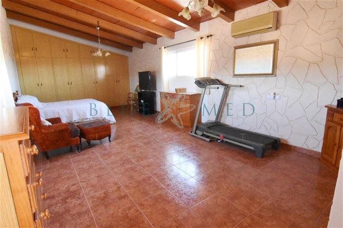 Image No.20-4 Bed Country House for sale