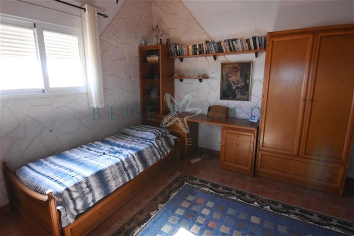 Image No.24-4 Bed Country House for sale