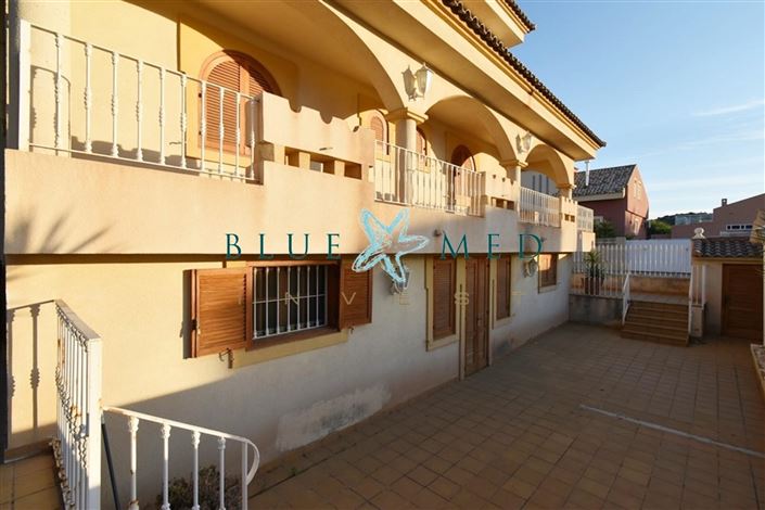 Image No.12-11 Bed Villa for sale