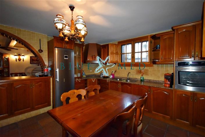 Image No.27-11 Bed Villa for sale