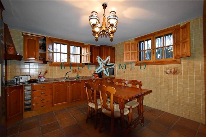 Image No.28-11 Bed Villa for sale