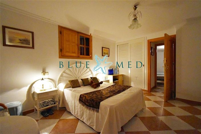 Image No.37-11 Bed Villa for sale